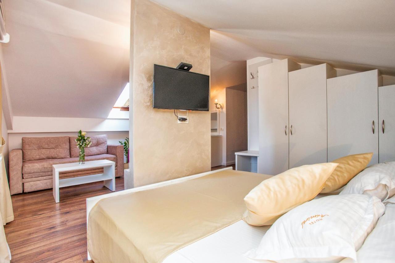 Hotel Admiral Perast Bagian luar foto