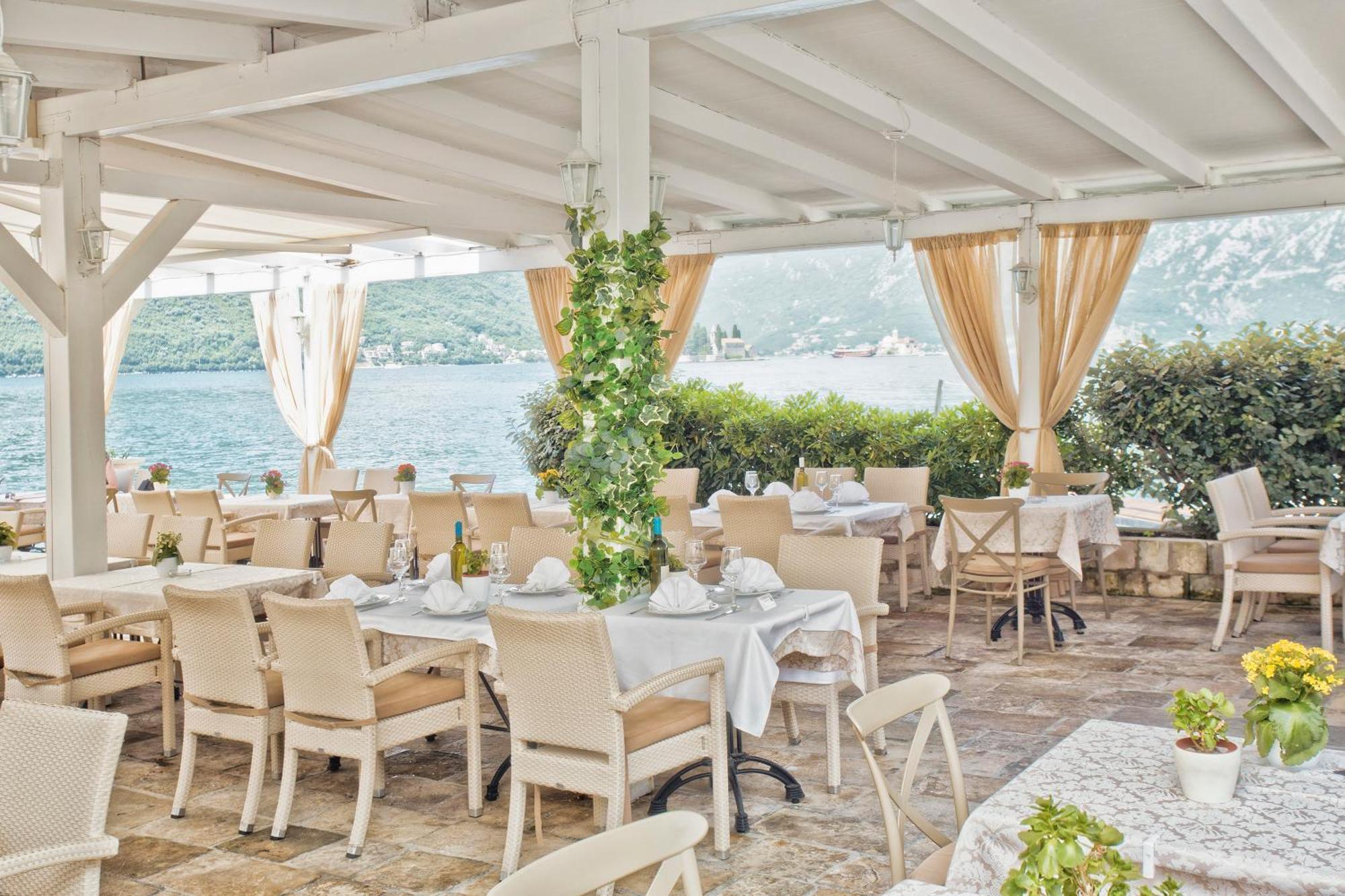 Hotel Admiral Perast Bagian luar foto