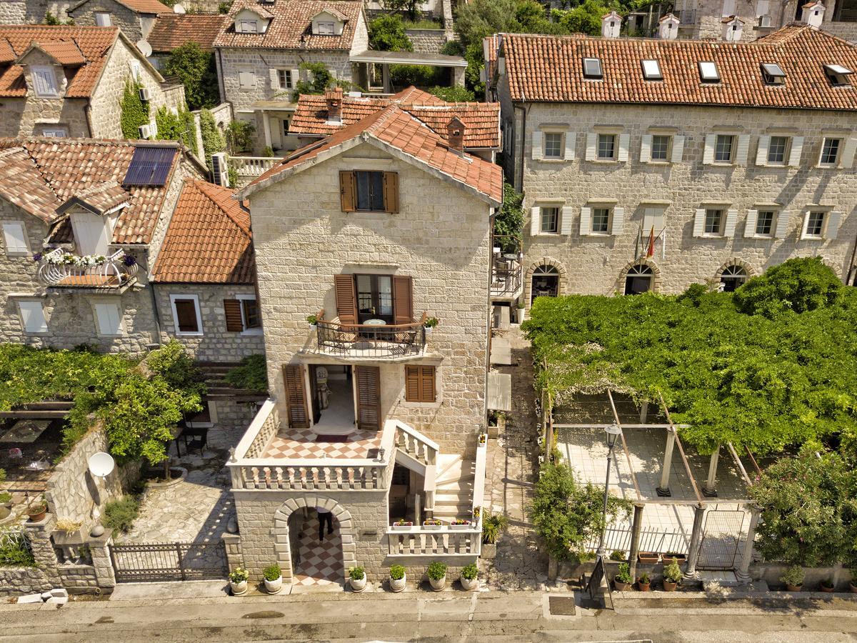 Hotel Admiral Perast Bagian luar foto